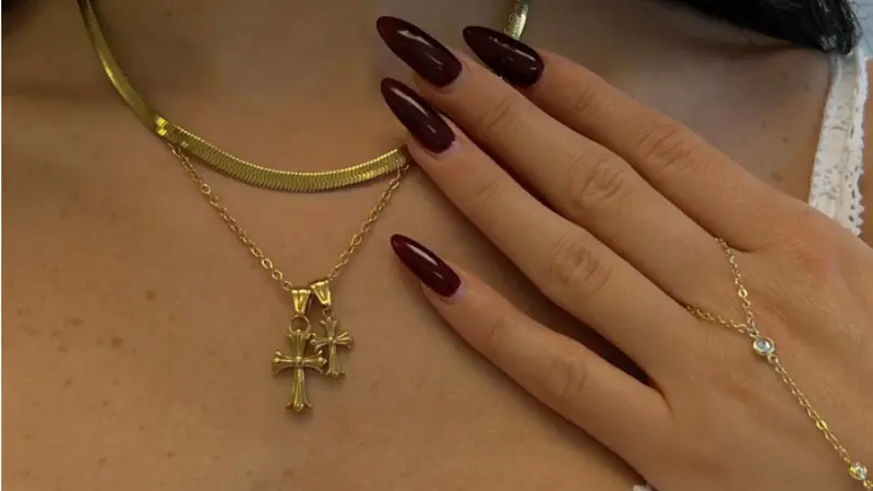 Why Double Cross Necklaces Are a Must-Have in Your Jewelry Collection